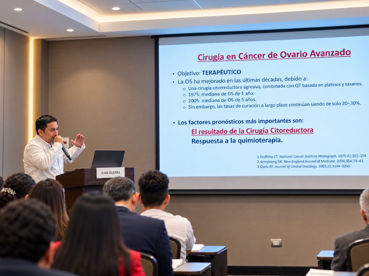 El Dr. Guerra durante su ponencia sobre cirugía del cáncer de ovario en Trujillo